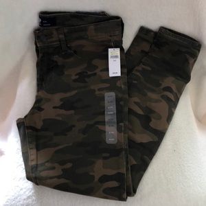 NWT Gap denim leggings in green camo